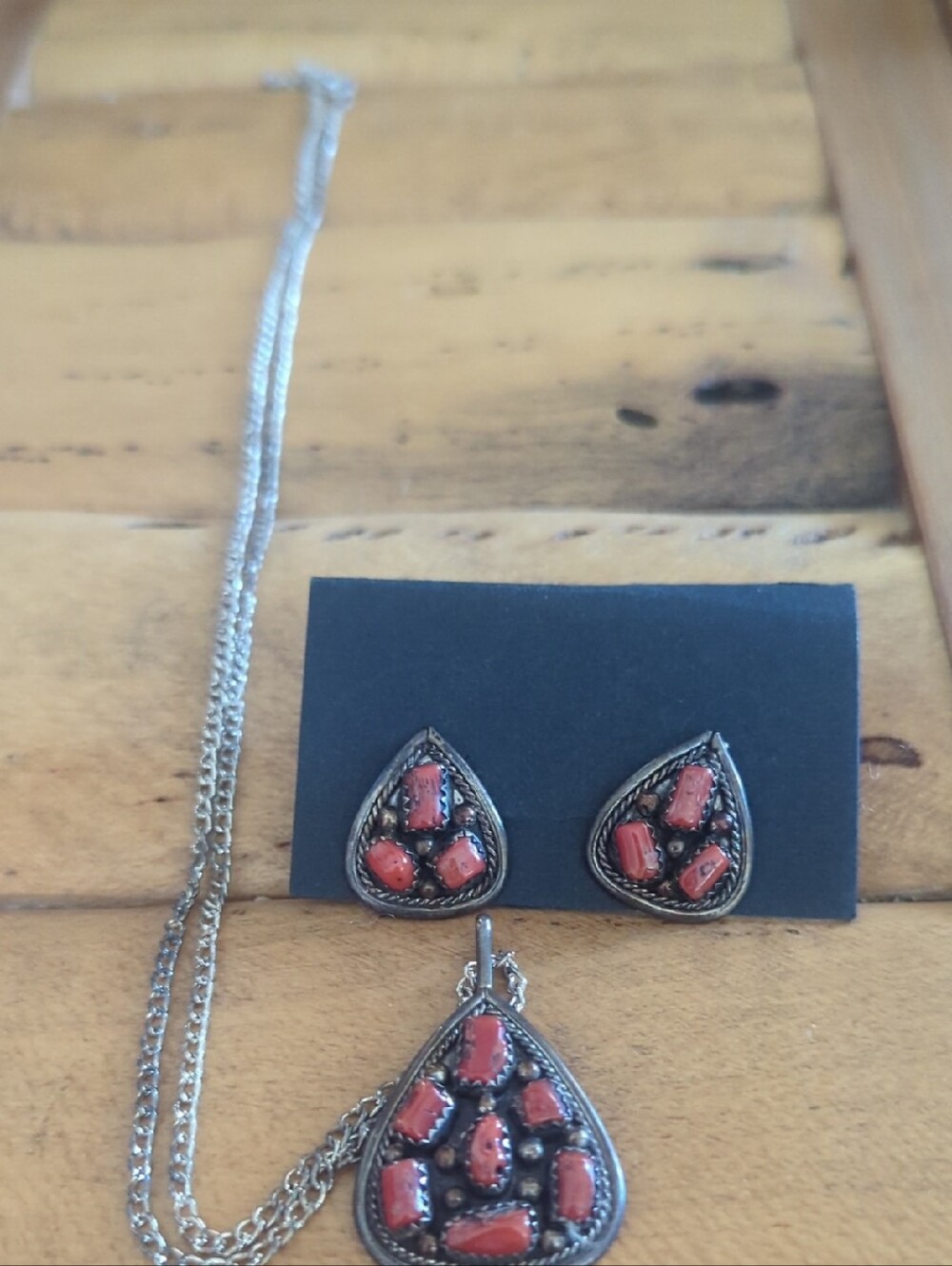 Teardrop Red Stone Pendant Necklace and Earrings Set